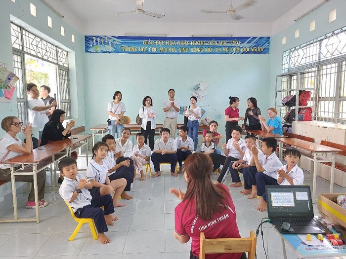 Chiều ngày 18/10/2023, Đoàn công tác Ủy ban Quốc gia UNICEF Hàn Quốc (KCU) và UNICEF Việt Nam đã đến thăm, làm việc tại Trung tâm Hỗ trợ phát triển giáo dục hòa nhập tỉnh Ninh Thuận.