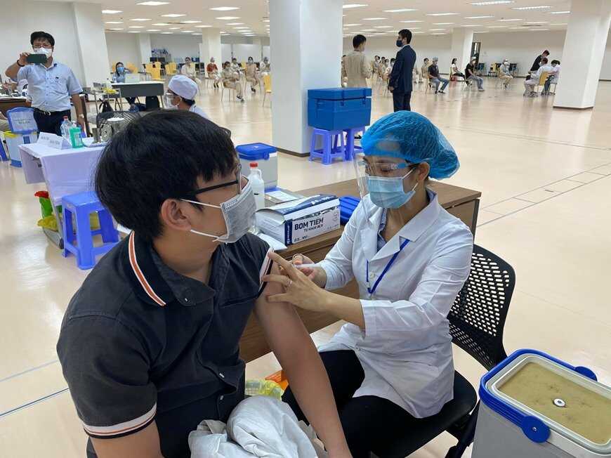 TP. HCM tổ chức tiêm vaccine Covid-19 mũi 4