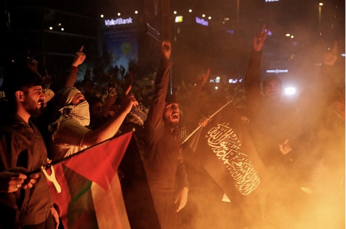 Làn sóng biểu tình nổi dậy sau vụ nổ bệnh viện tại Gaza
