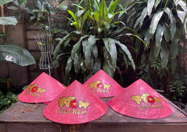 Điều thú vị về chiếc nón lá BlackPink được tặng ở Việt Nam