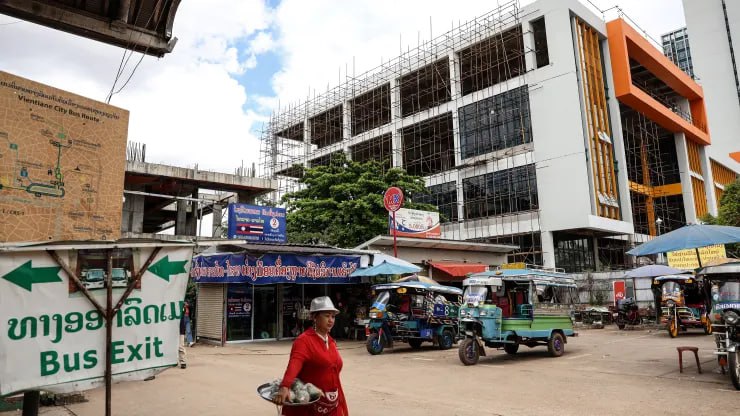 Lào: Nguy cơ “bẫy nợ” với Trung Quốc