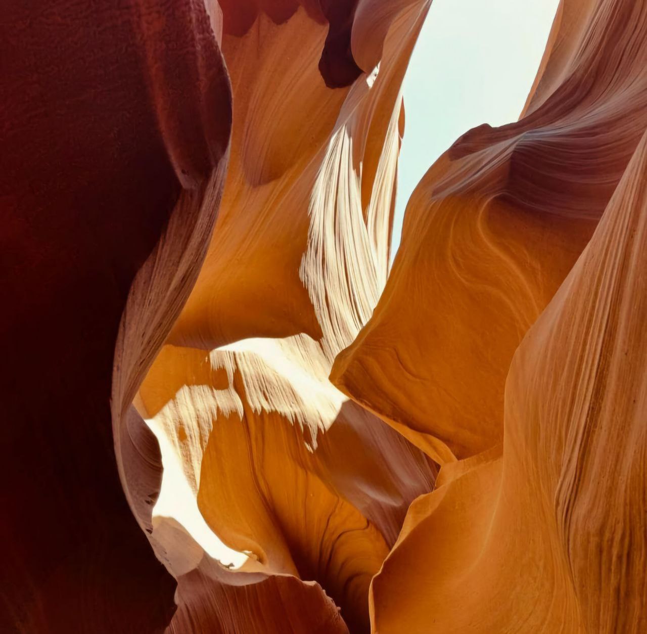 Hẻm núi Antelope Canyon: Tuyệt tác thiên nhiên hấp dẫn du khách