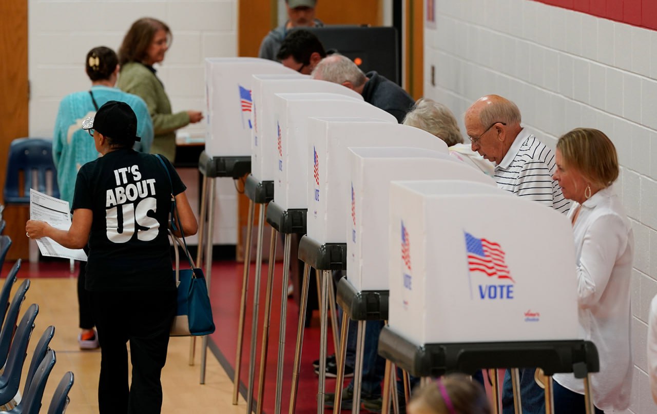 Hàng loạt cuộc bầu cử giữa nhiệm kỳ diễn ra tại Hoa Kỳ
