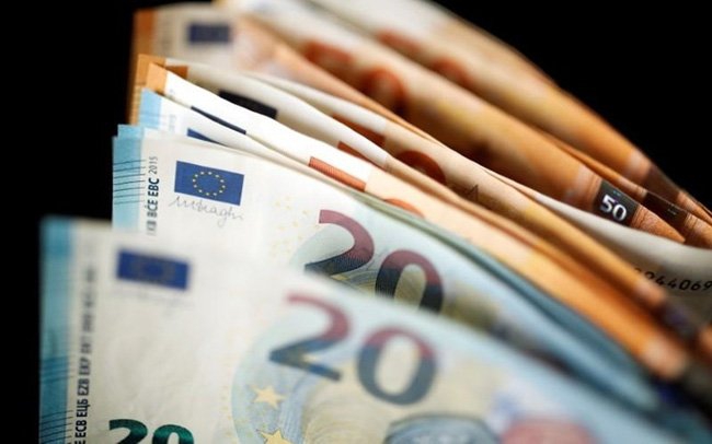 Đồng euro rớt giá kỷ lục trong bối cảnh căng thẳng Nga - Ukraine 