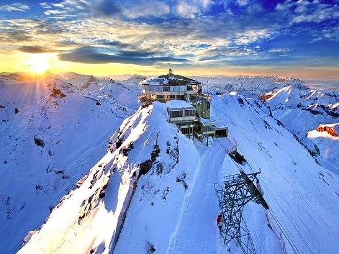 Khám phá đỉnh Jungfrau nóc nhà của châu Âu 