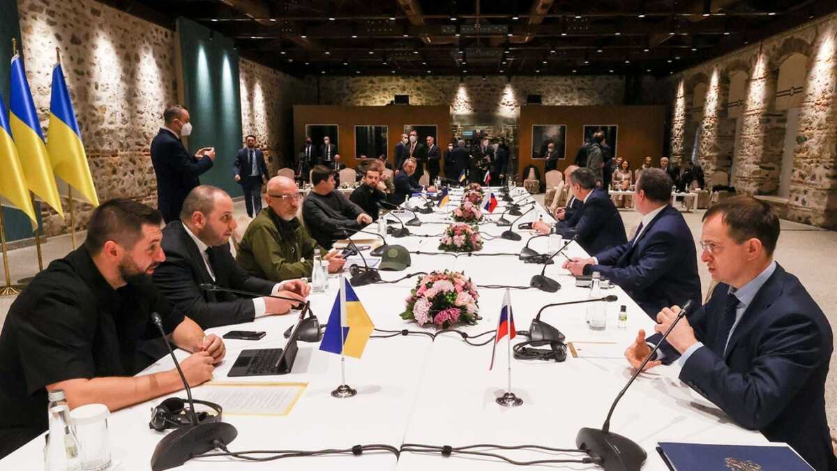 Ukraine đề xuất cuộc họp trực tuyến với Nga vào ngày 1/4