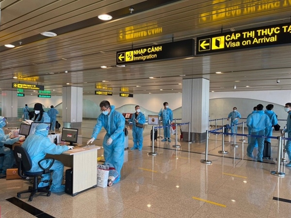 Việt Nam đón hai chuyến bay đầu tiên từ Mỹ thí điểm “hộ chiếu vaccine”