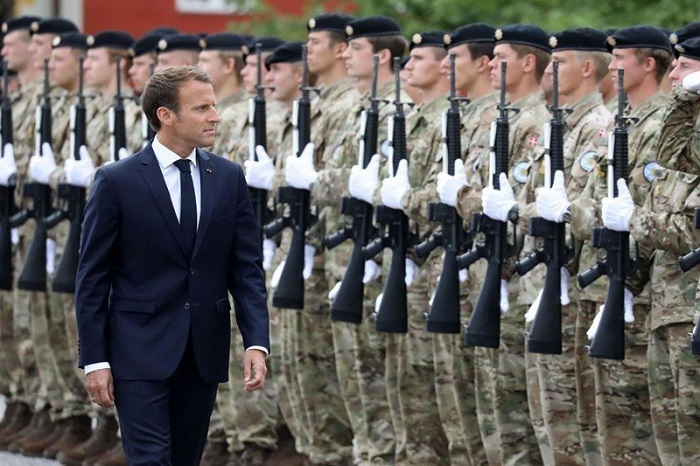 Pháp nâng giới hạn độ tuổi quân dự bị 